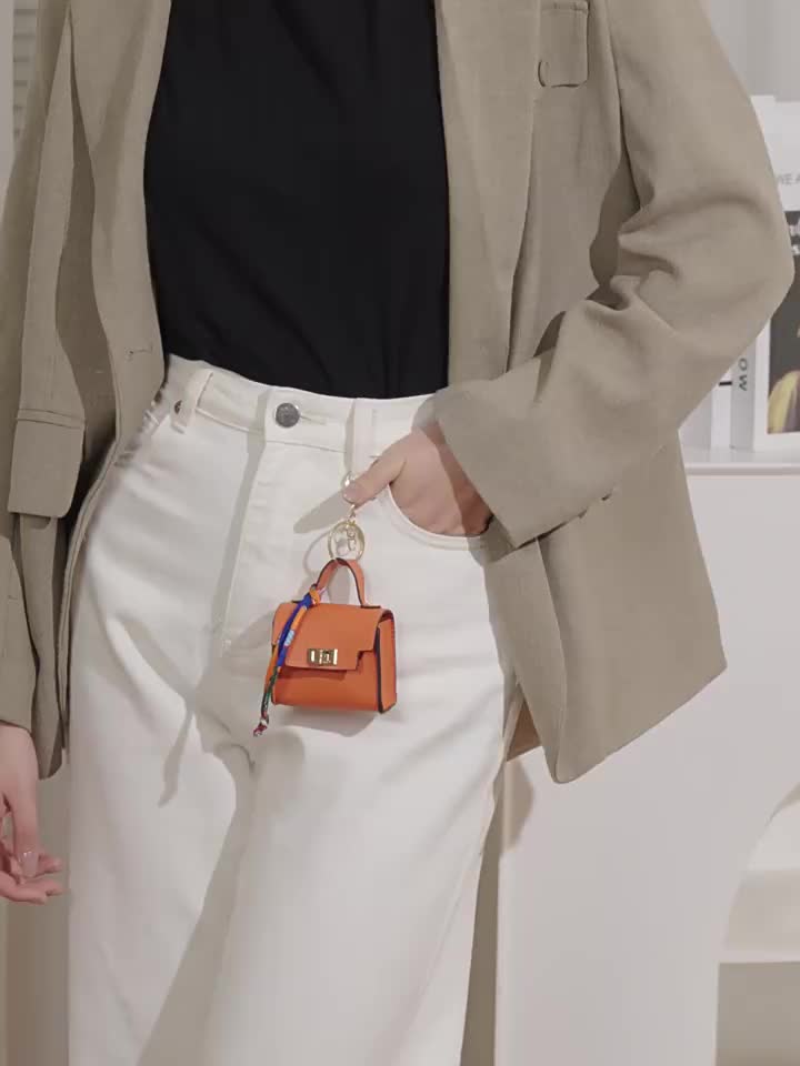 💥 Almost Gone! Cute Mini Bag Pendant for Car Keys & Purses 🌈 Top-Tier Leather. Don't Miss the Season’s Best Seller! 🏆