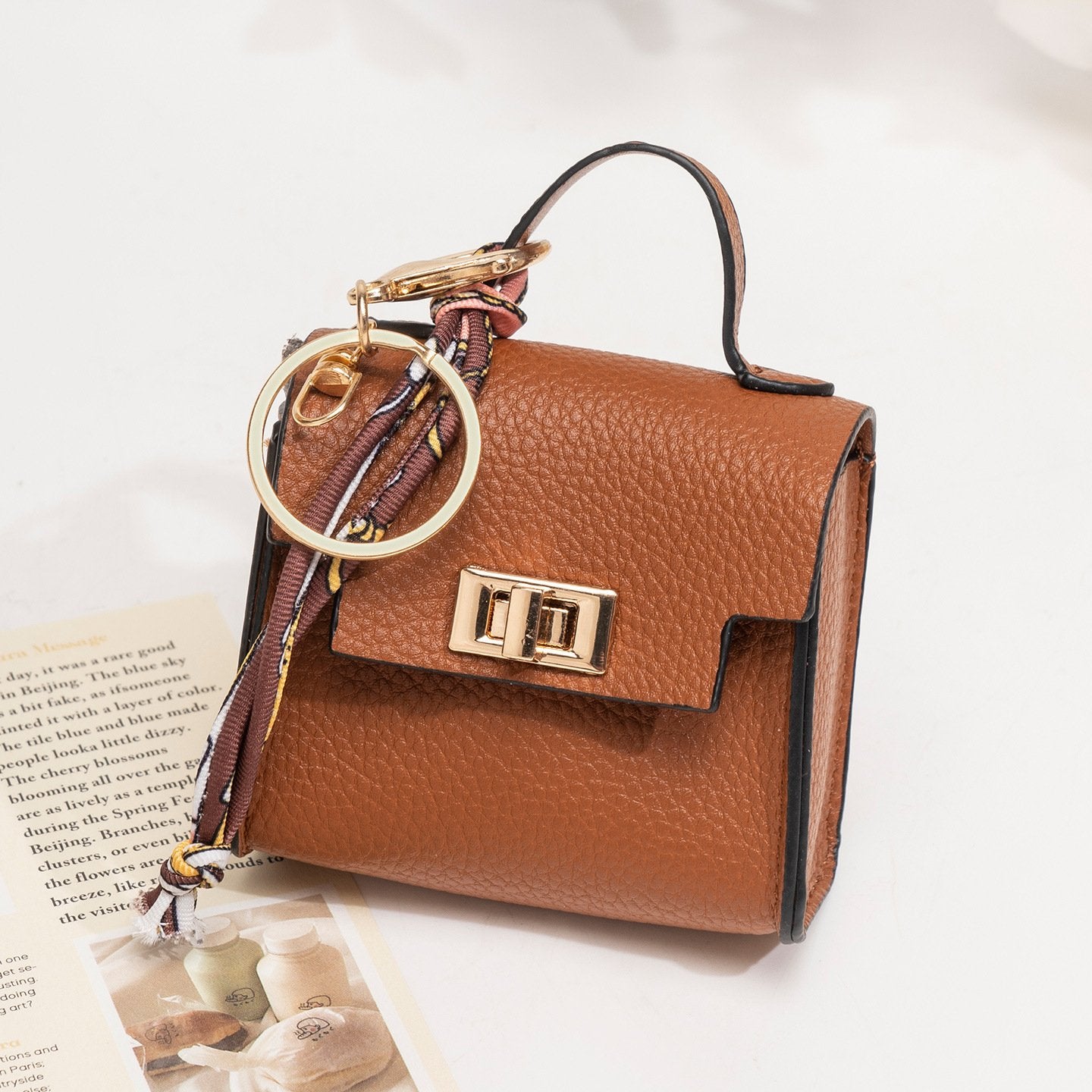 💥 Almost Gone! Cute Mini Bag Pendant for Car Keys & Purses 🌈 Top-Tier Leather. Don't Miss the Season’s Best Seller! 🏆